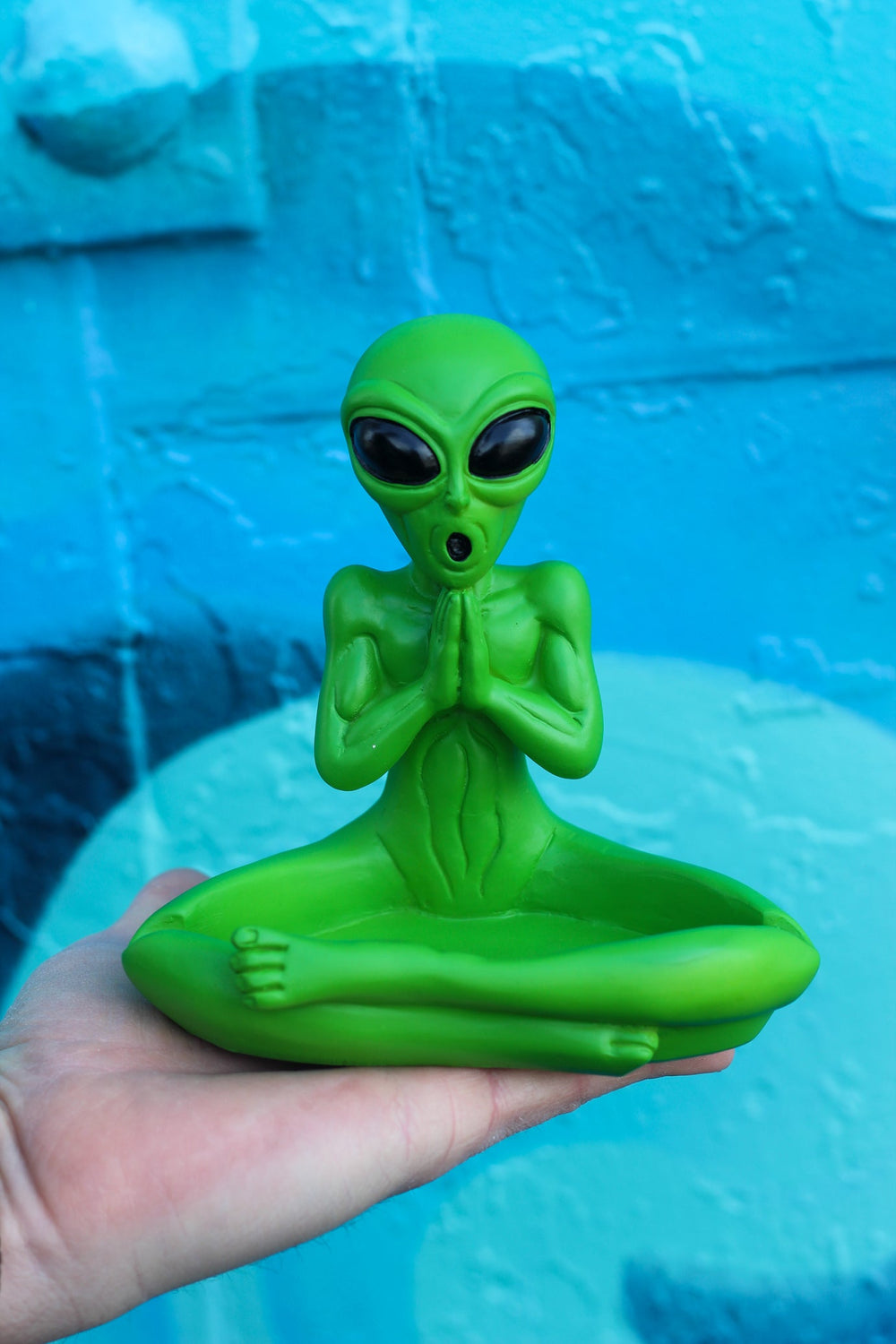 Zen Alien Ashtray - The SWL Store 