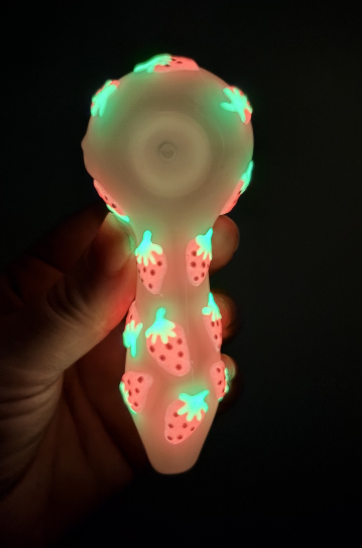 Strawberry Fields GLOW Pipe