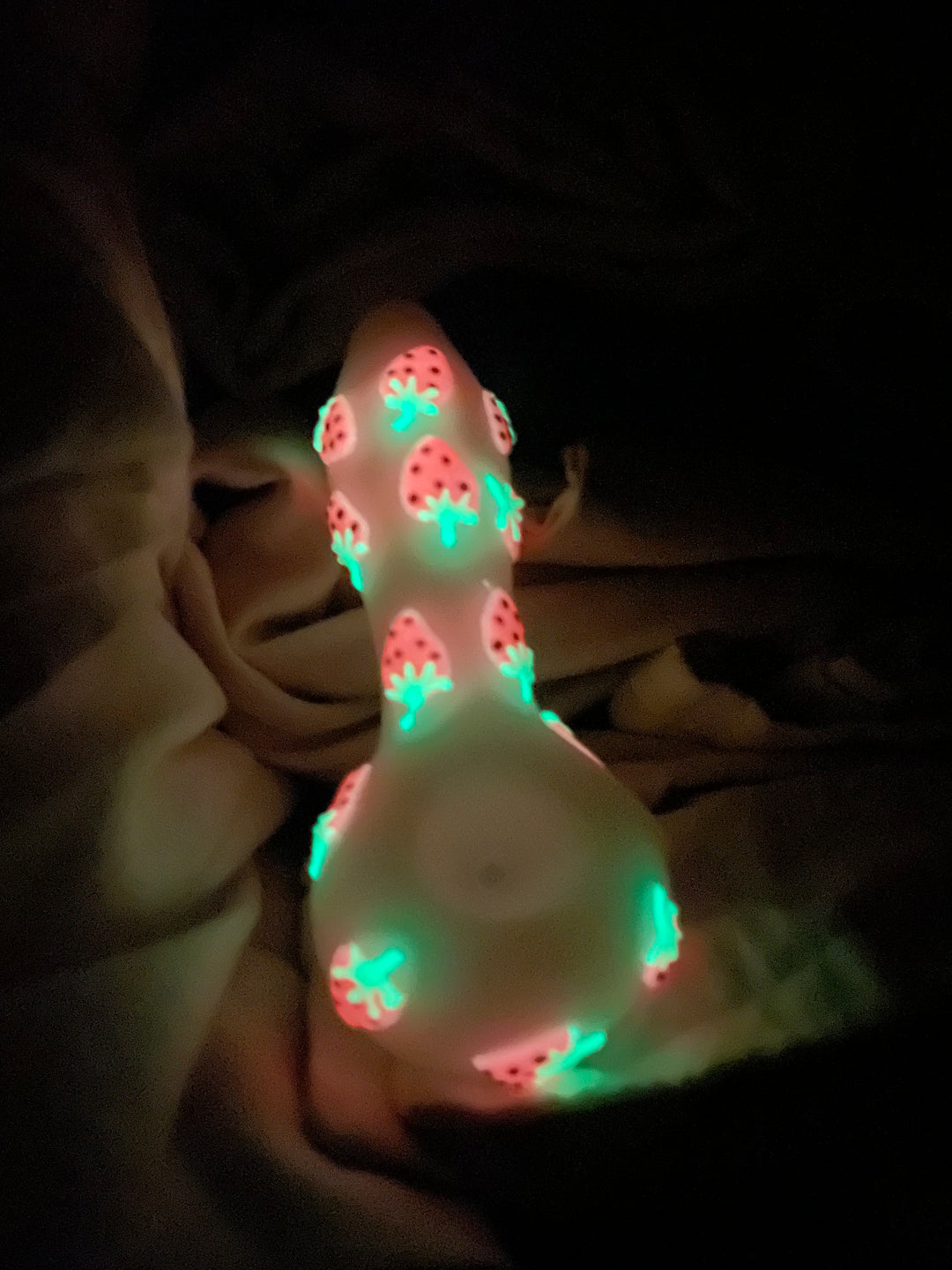 Strawberry Fields GLOW Pipe
