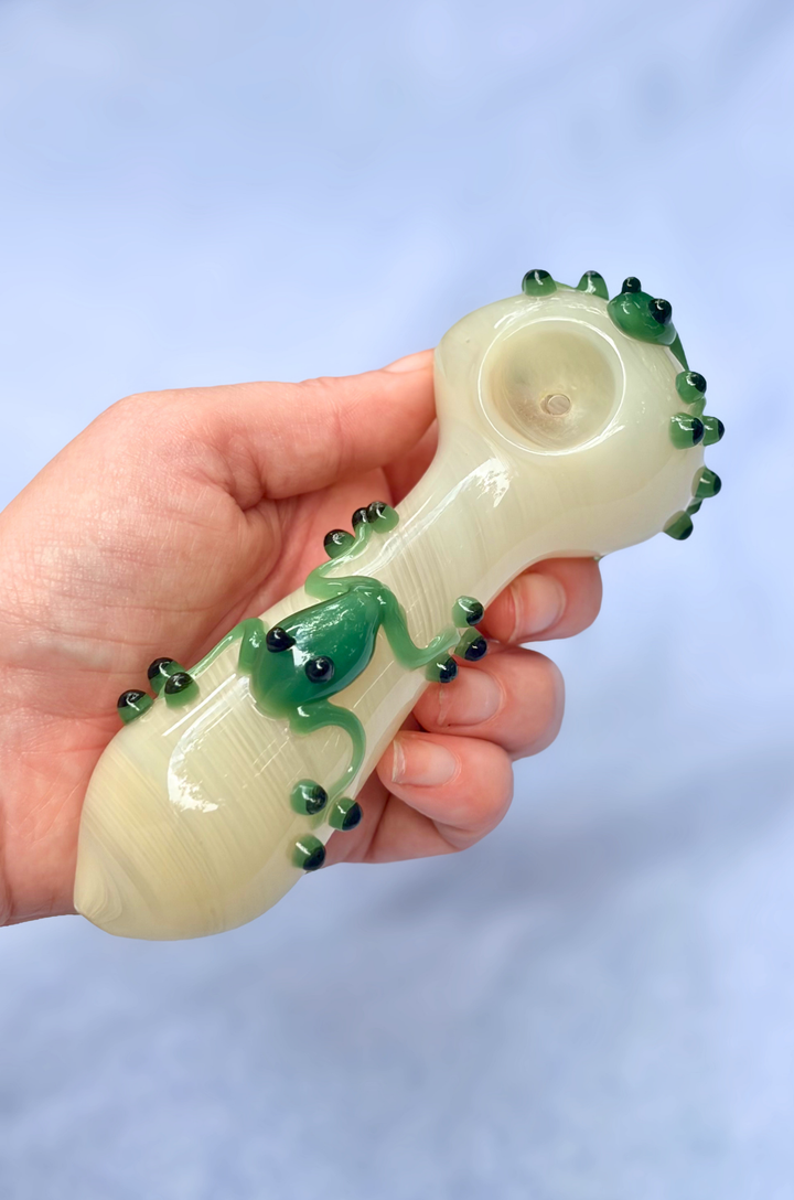 Frogger Rippit Glass pipe