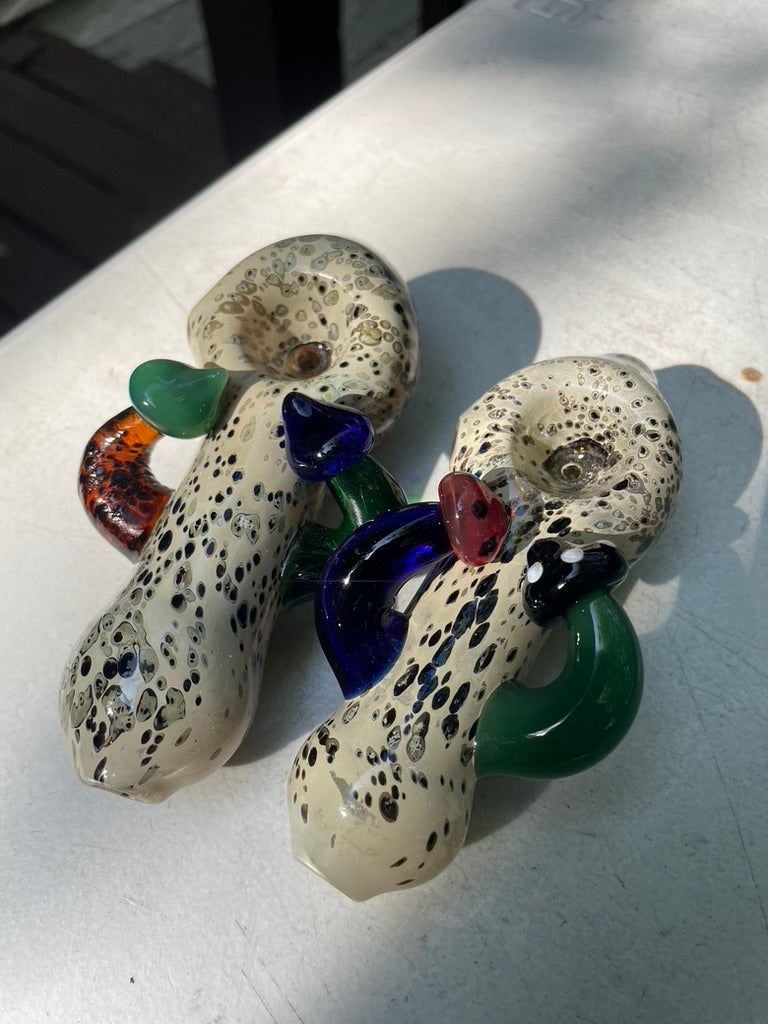 Dueling Shrooms Glass