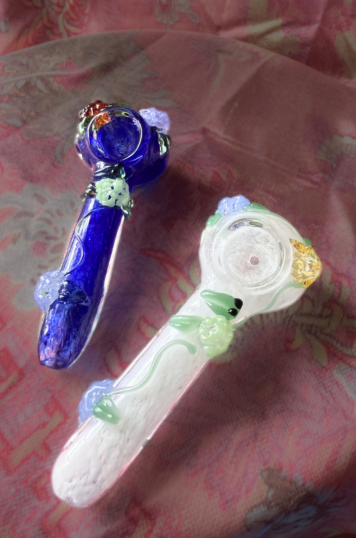 Flower Crest Pipe