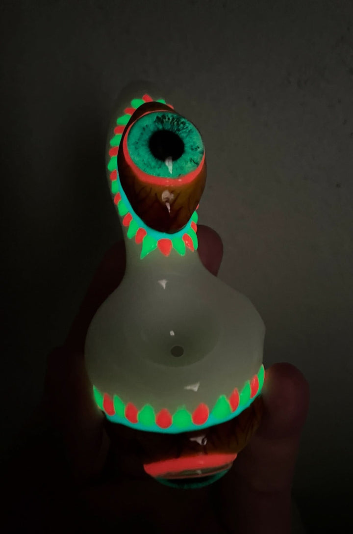 Eye of the Beholder GLOW Pipe