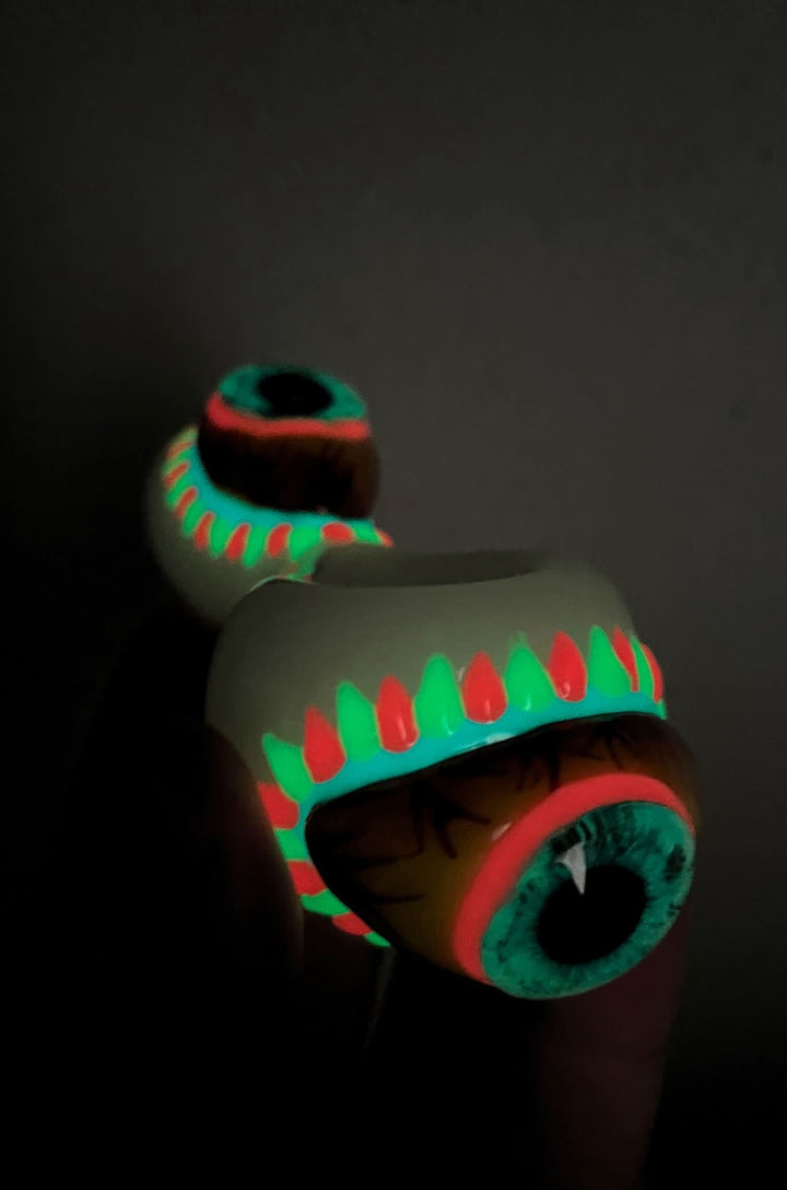 Eye of the Beholder GLOW Pipe
