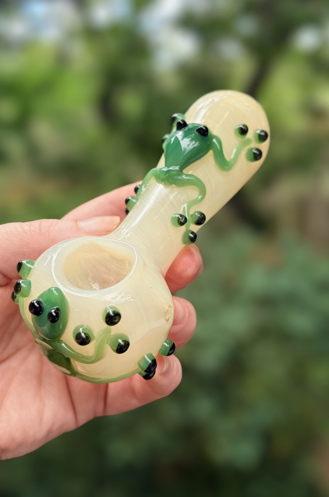 Frogger Rippit Glass pipe