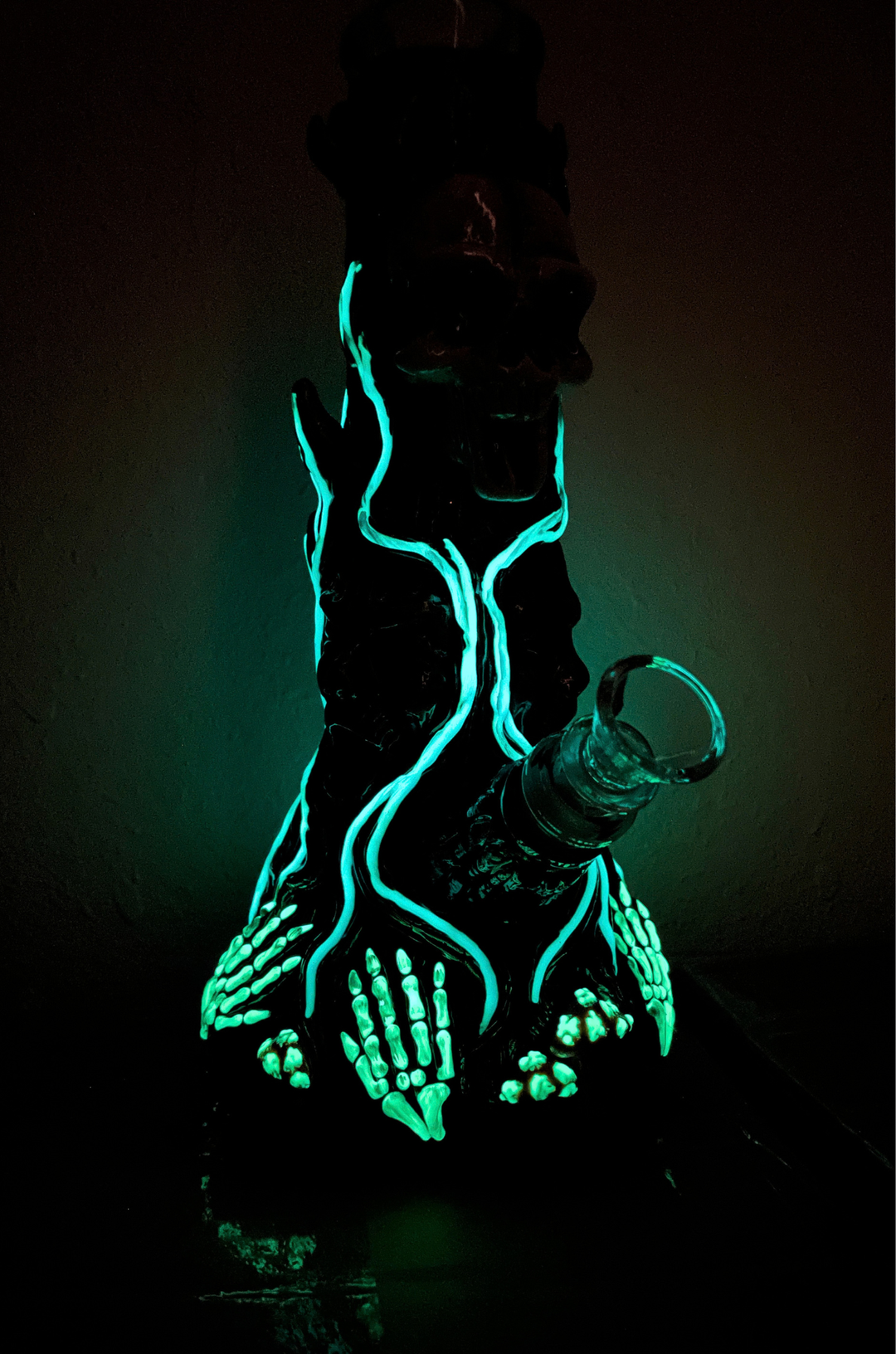 Tree of Torment Bong GLOW