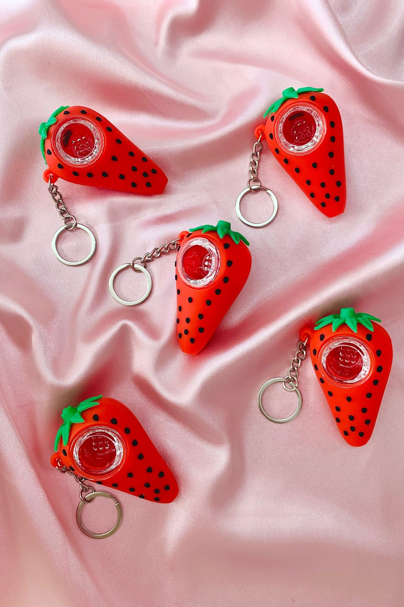 Strawberry Keychain Pipe – SWL