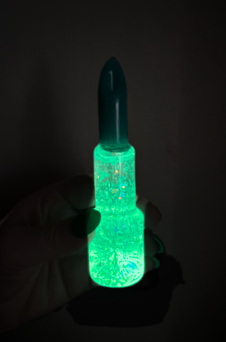 Shimmering Lipstick GLOW Pipe