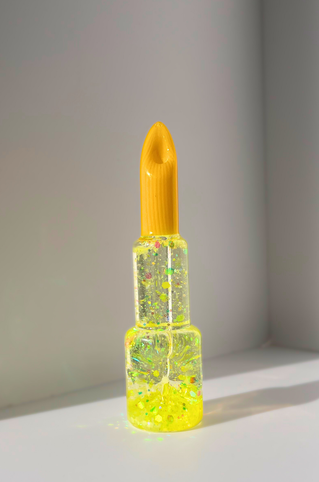 Shimmering Lipstick GLOW Pipe