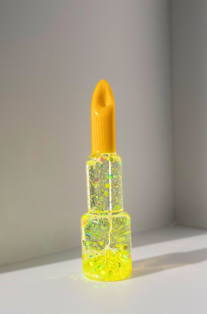 Shimmering Lipstick GLOW Pipe